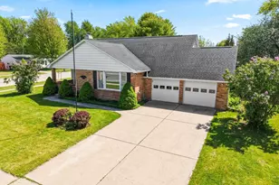 1833 Bond St, Green Bay, WI 54303 - Photo 3