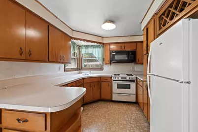 1833 Bond Street, Green Bay, WI 54303 - Photo 13