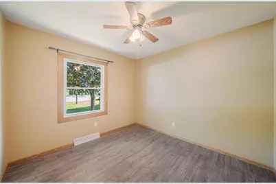 1230 County Rd II, Neenah, WI 54956 - Photo 15