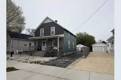 2010 Lincoln Street, Two Rivers, WI 54241 - Photo 3