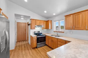 2311 Lawrence Dr, De Pere, WI 54115 - Photo 5