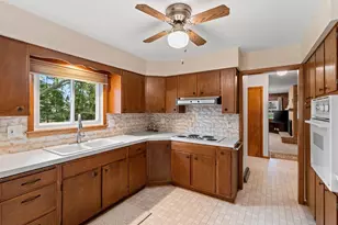 242 N Clinton Ave, Clintonville, WI 54929 - Photo 11