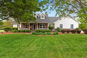 W7436 Ridgeside Dr, Neenah, WI 54956 - Photo 3
