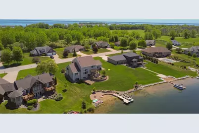 2949 Seafarer Way, Suamico, WI 54173 - Photo 73