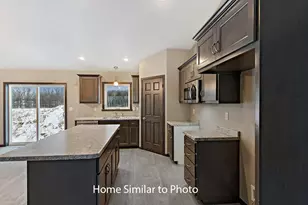1735 Betty Jean Ln, Green Bay, WI 54313 - Photo 9