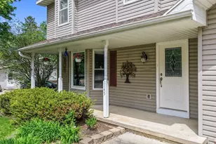 1145 Crestwood Dr, Green Bay, WI 54313 - Photo 3