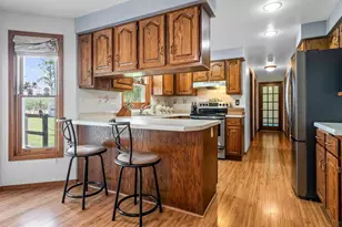 1145 Crestwood Dr, Green Bay, WI 54313 - Photo 9