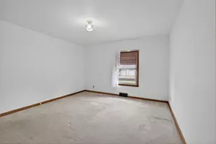 2053 10th St, Marinette, WI 54143 - Photo 17
