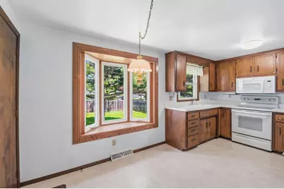 1532 North Road, Green Bay, WI 54313 - Photo 9