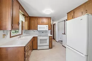 1532 North Rd, Green Bay, WI 54313 - Photo 7