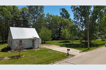 1202 S Andrews Street, Shawano, WI 54166 - Photo 1
