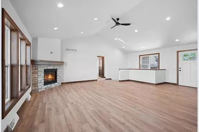 1441 Crossroads Drive, De Pere, WI 54115 - Photo 5