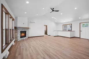 1441 Crossroads Dr, De Pere, WI 54115 - Photo 5