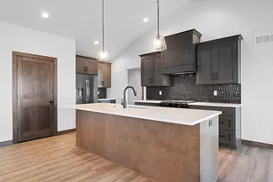 1441 Crossroads Dr, De Pere, WI 54115 - Photo 9