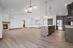 1441 Crossroads Dr, De Pere, WI 54115 - Photo 17