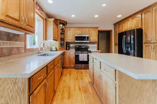 2545 Gaslight Ct, Oshkosh, WI 54904 - Photo 3