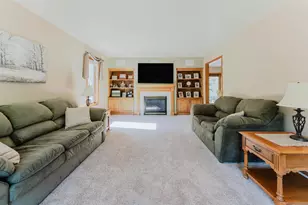 2545 Gaslight Ct, Oshkosh, WI 54904 - Photo 11