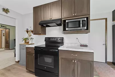 618 E Harding Drive, Appleton, WI 54915 - Photo 9