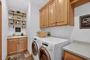 2813 River Forest Hills Dr, Pulaski, WI 54162 - Photo 27