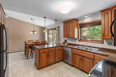 2254 Ledvina Circle, Green Bay, WI 54313 - Photo 15