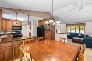 2254 Ledvina Cir, Green Bay, WI 54313 - Photo 11