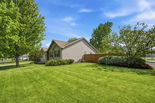 1121 Fieldview Dr, Menasha, WI 54952 - Photo 29