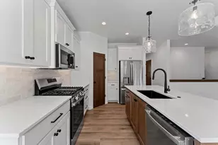 625 Kirkland Ave, Algoma, WI 54201 - Photo 9