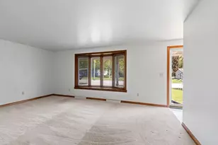 2445 Heather Rd, Green Bay, WI 54311 - Photo 13