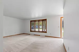 2445 Heather Rd, Green Bay, WI 54311 - Photo 11