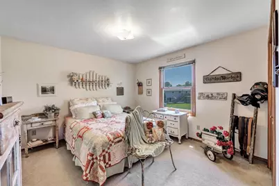 1633 Ponderosa Avenue, Green Bay, WI 54313 - Photo 11
