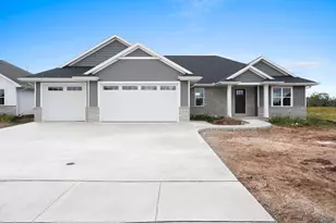 3236 Willow Rd, Green Bay, WI 54311 - Photo 1