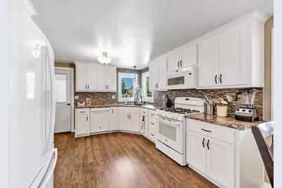 3093 Glendale Avenue, Green Bay, WI 54313 - Photo 7