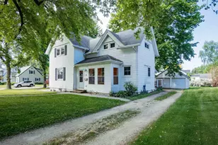 536 Eureka St, Ripon, WI 54971 - Photo 3