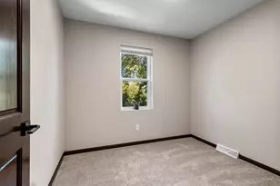 216 4th St, Neenah, WI 54956 - Photo 25