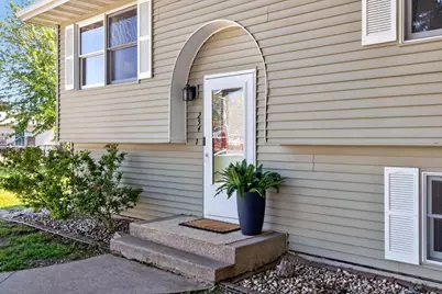 254 Lakeview Court, Hortonville, WI 54944 - Photo 3