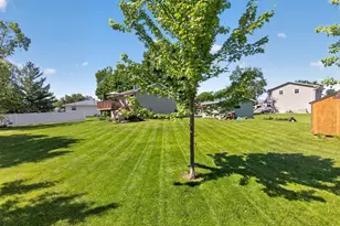 254 Lakeview Ct, Hortonville, WI 54944 - Photo 9