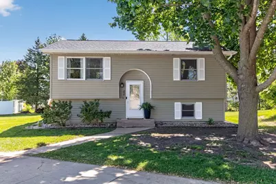 254 Lakeview Court, Hortonville, WI 54944 - Photo 1