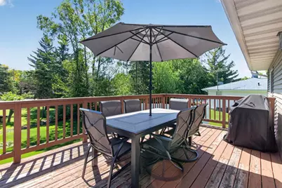 254 Lakeview Court, Hortonville, WI 54944 - Photo 7