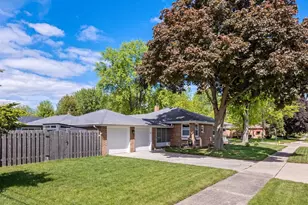 1003 Evans St, Oshkosh, WI 54901 - Photo 37