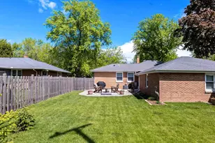 1003 Evans St, Oshkosh, WI 54901 - Photo 35
