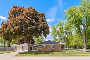 1003 Evans St, Oshkosh, WI 54901 - Photo 3