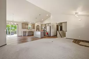 107 Brookwood Dr, Hortonville, WI 54944 - Photo 9