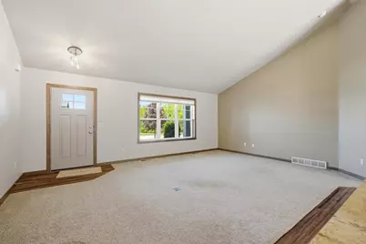 107 Brookwood Drive, Hortonville, WI 54944 - Photo 7