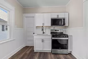 523 W Bent Ave, Oshkosh, WI 54901 - Photo 9