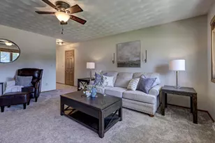 2909 S Summerset Dr, Appleton, WI 54915 - Photo 11