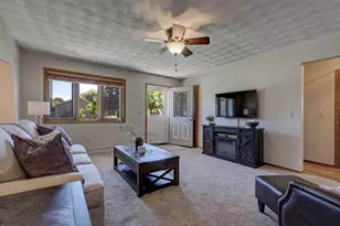 2909 S Summerset Dr, Appleton, WI 54915 - Photo 13
