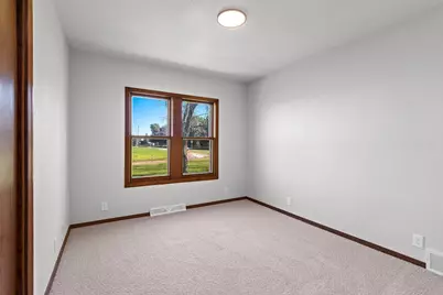 2110 N 8th Street, Manitowoc, WI 54220 - Photo 35