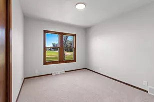 2110 N 8th St, Manitowoc, WI 54220 - Photo 35