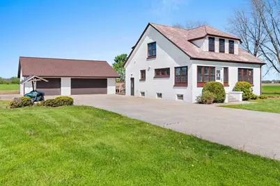 2110 N 8th Street, Manitowoc, WI 54220 - Photo 3