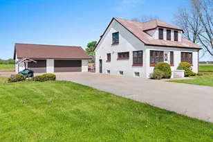 2110 N 8th St, Manitowoc, WI 54220 - Photo 3
